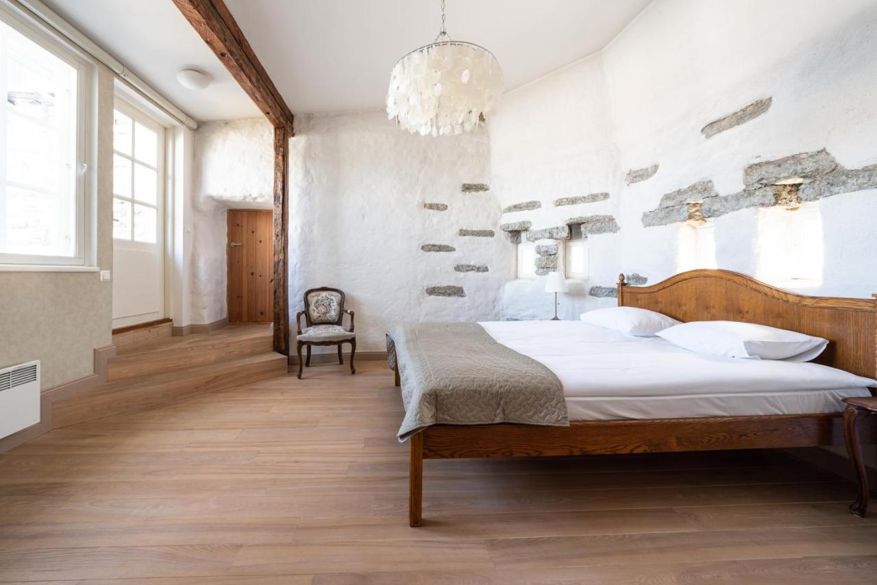 Old Town - Unique Tower Apartment Tallinn Extérieur photo