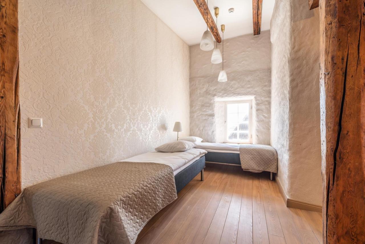 Old Town - Unique Tower Apartment Tallinn Extérieur photo